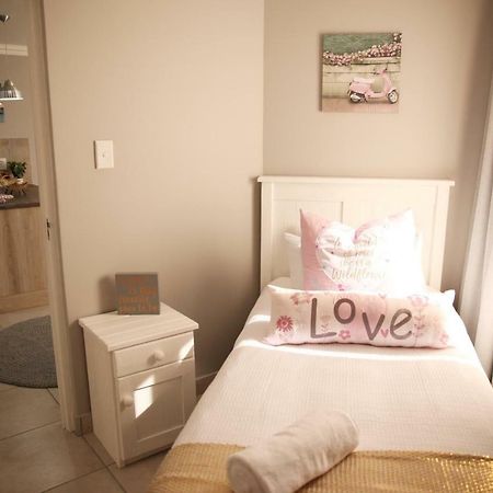 מוסל ביי Mari-Amor Self-Catering Apartments מראה חיצוני תמונה