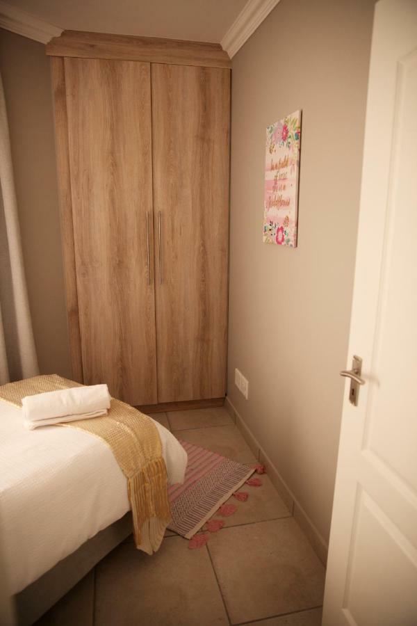 מוסל ביי Mari-Amor Self-Catering Apartments מראה חיצוני תמונה